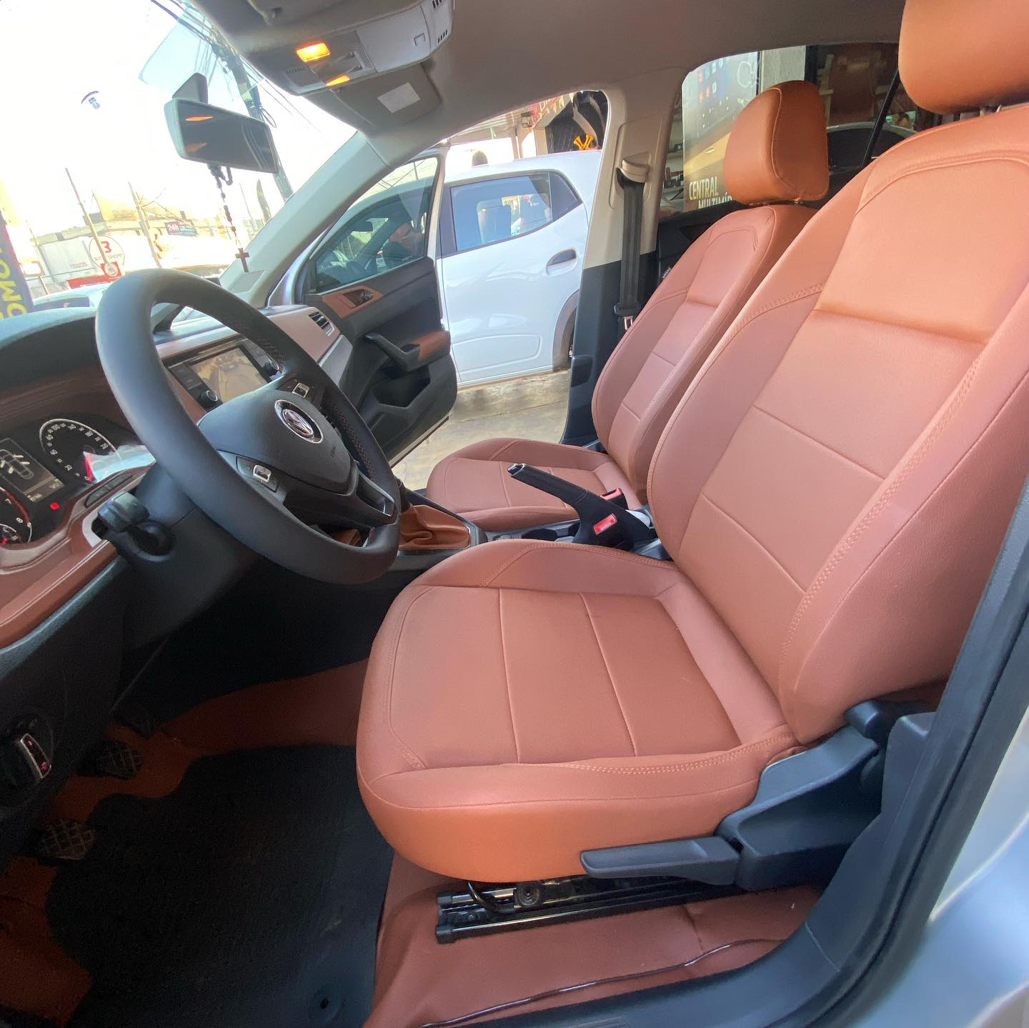 Bancos em Couro Ecológico - Image 6