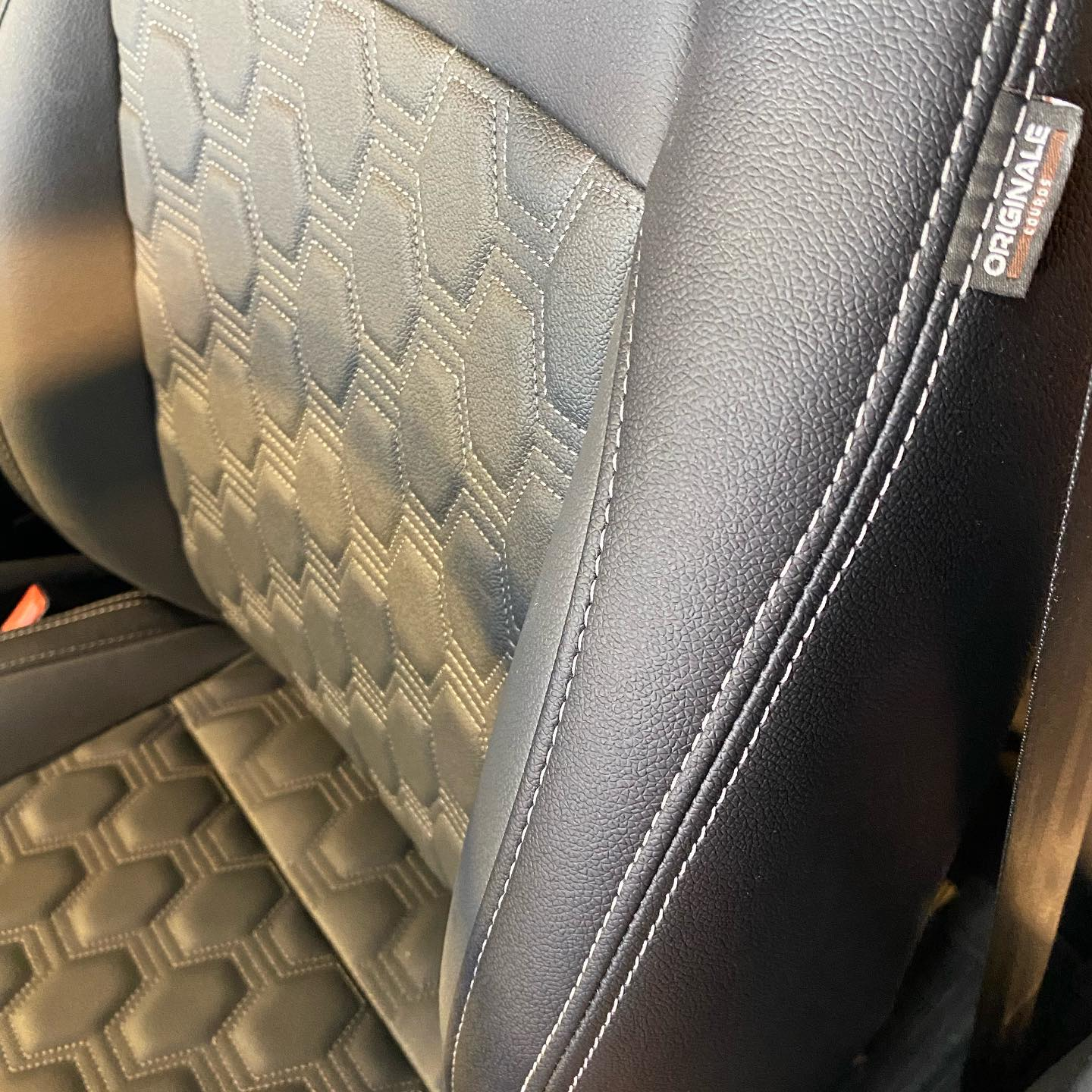 Bancos em Couro Ecológico - Image 10